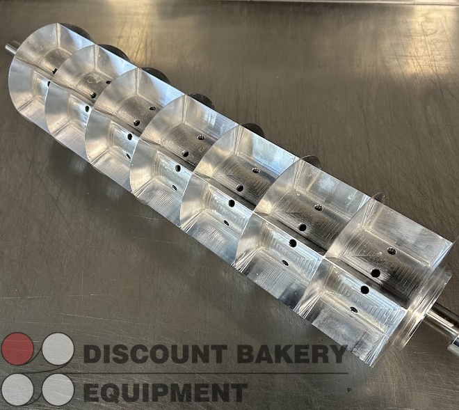 212SQR2 – 2-1/2” Square Bismark cutter aluminum by 7 across with ¾” ss shaft length