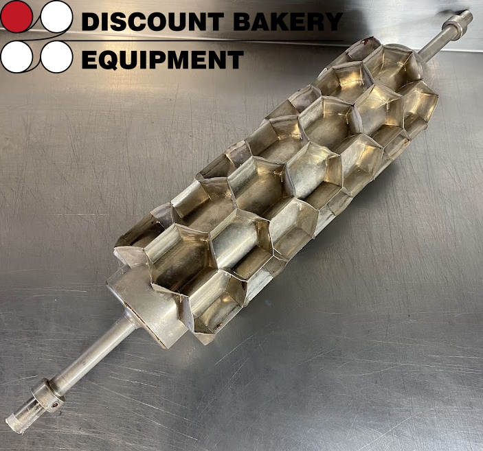 2.75" Hex Bismark Rotary Cutter, 16"L (#30)
