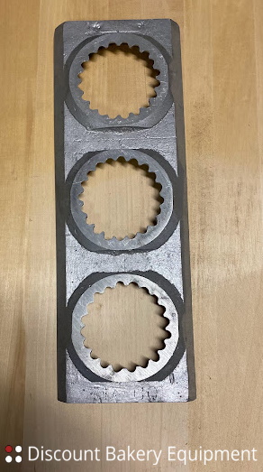 Triumph 3-1/2" Flower Cookie Die